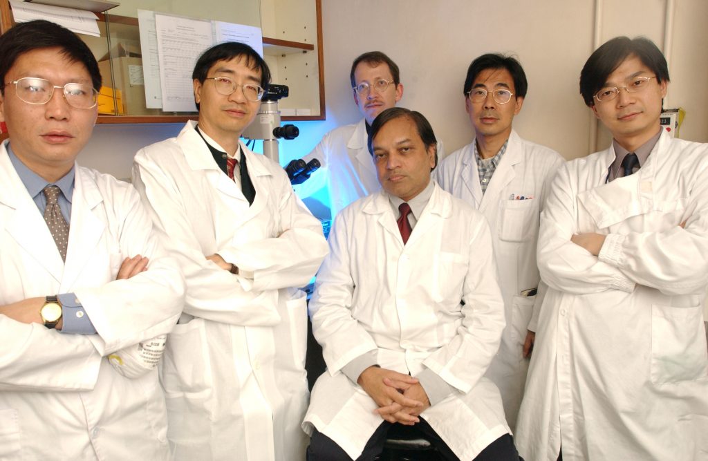 HKU microbiologists, under the leadership of Professor Malik Peiris, Chief of Virology and Professor Yuen Kwok-yung, Head of Department of Microbiology together with team members including Guan Yi, Leo Poon, John Nicolas and Chan Kwok-hung, successfully identified and cultured the killer virus responsible for the outbreak of SARS. The team also developed an antibody test for the detection of SARS in infected patients.